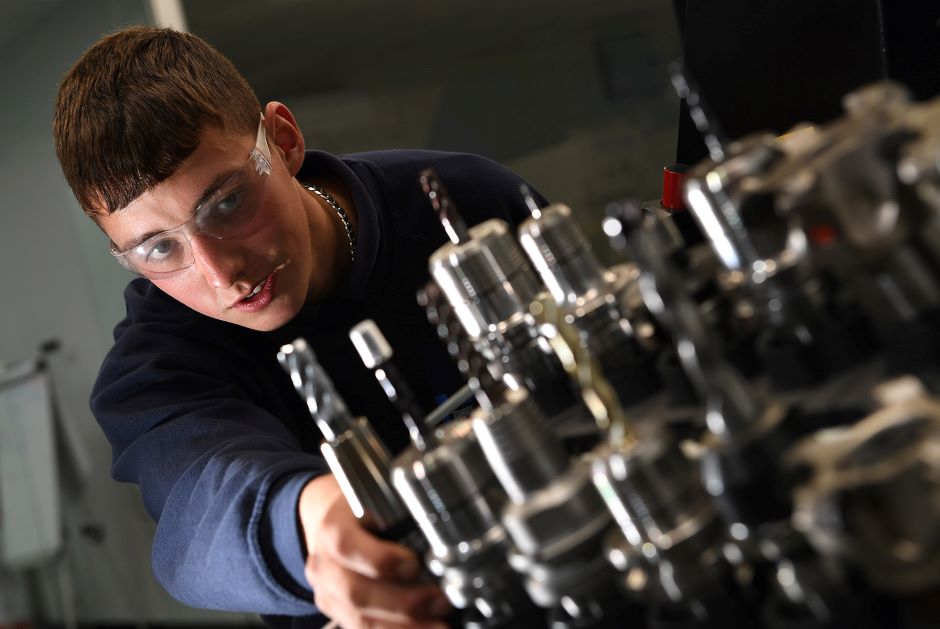Training Barometer indicates optimism for apprenticeships - Vimarsana News