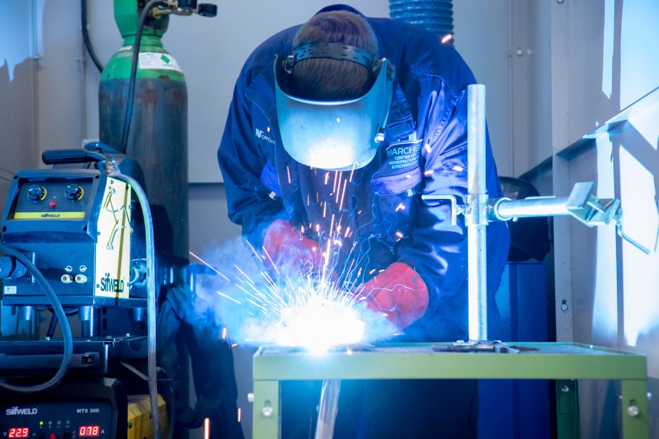 Survey uncovers impact of pandemic on apprenticeships - Vimarsana News